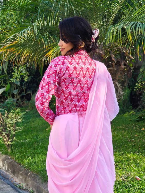 NEPALI DHAKA CORSET SAREE: PINK - Traditional Alley